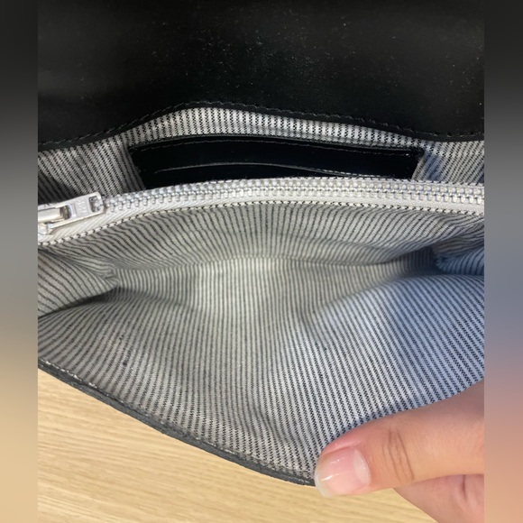 black clutch - Picture 2 of 4